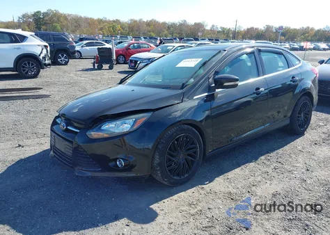 2014 Ford Focus Titanium из США, поврежденный, VIN 1FADP3J2XEL212933